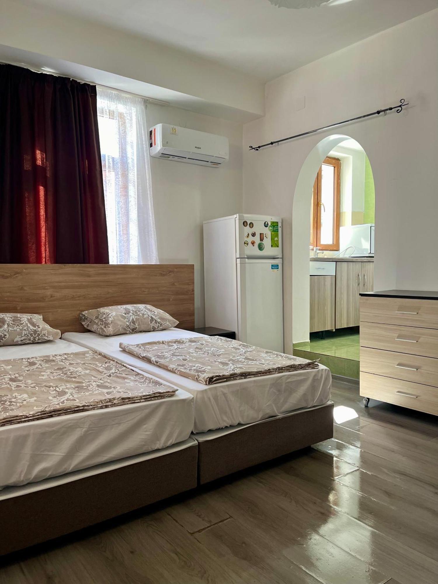 En-Suite Rooms: Novа Guesthouse In Sofia Center Екстер'єр фото