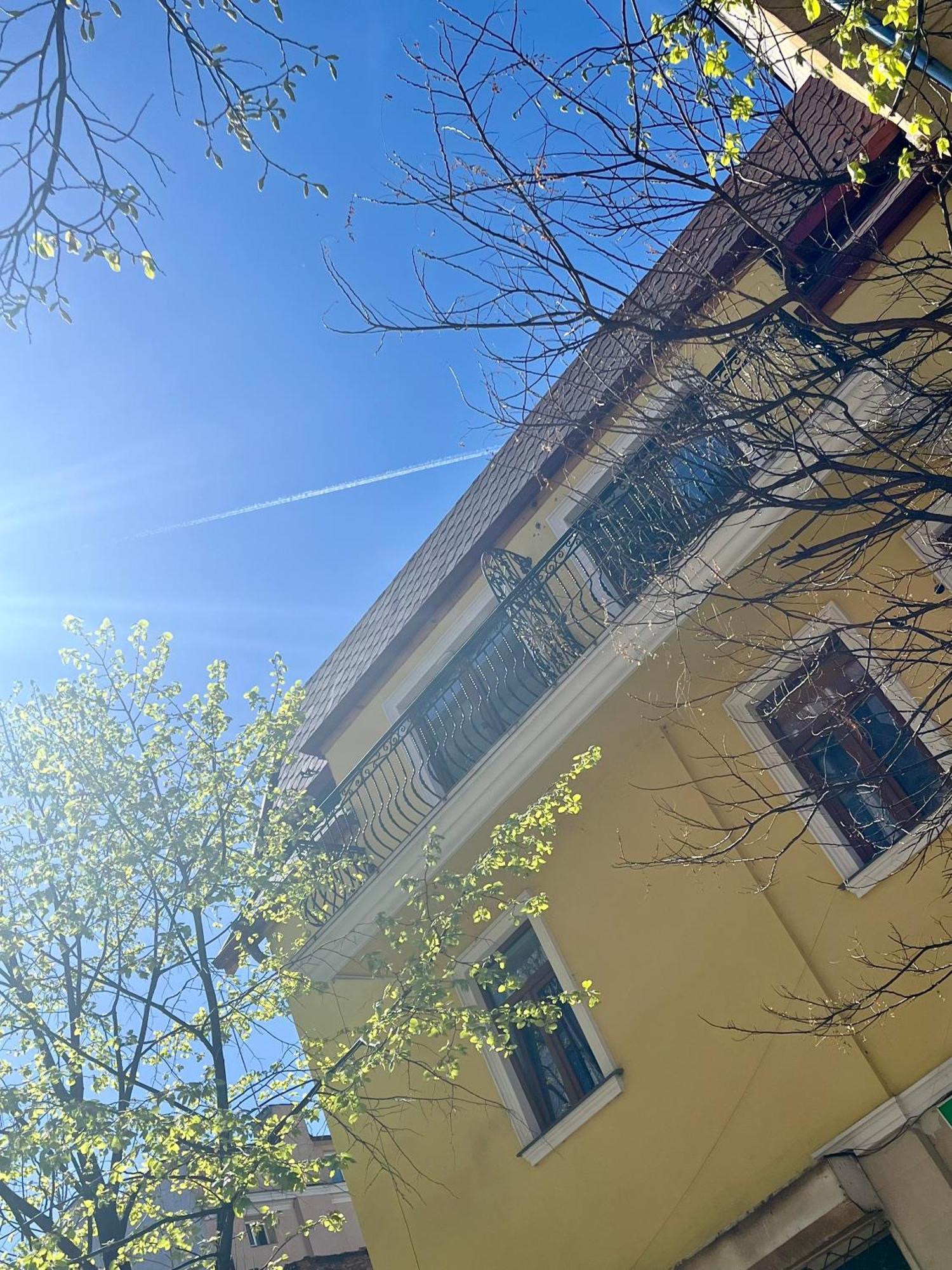 En-Suite Rooms: Novа Guesthouse In Sofia Center Екстер'єр фото