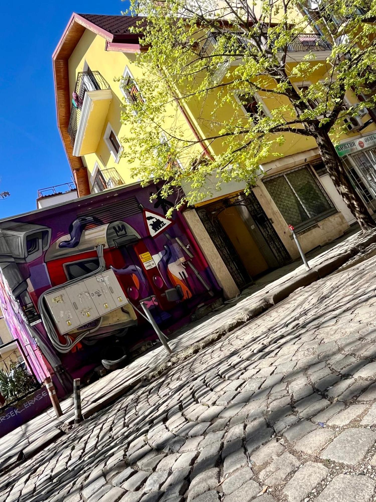 En-Suite Rooms: Novа Guesthouse In Sofia Center Екстер'єр фото