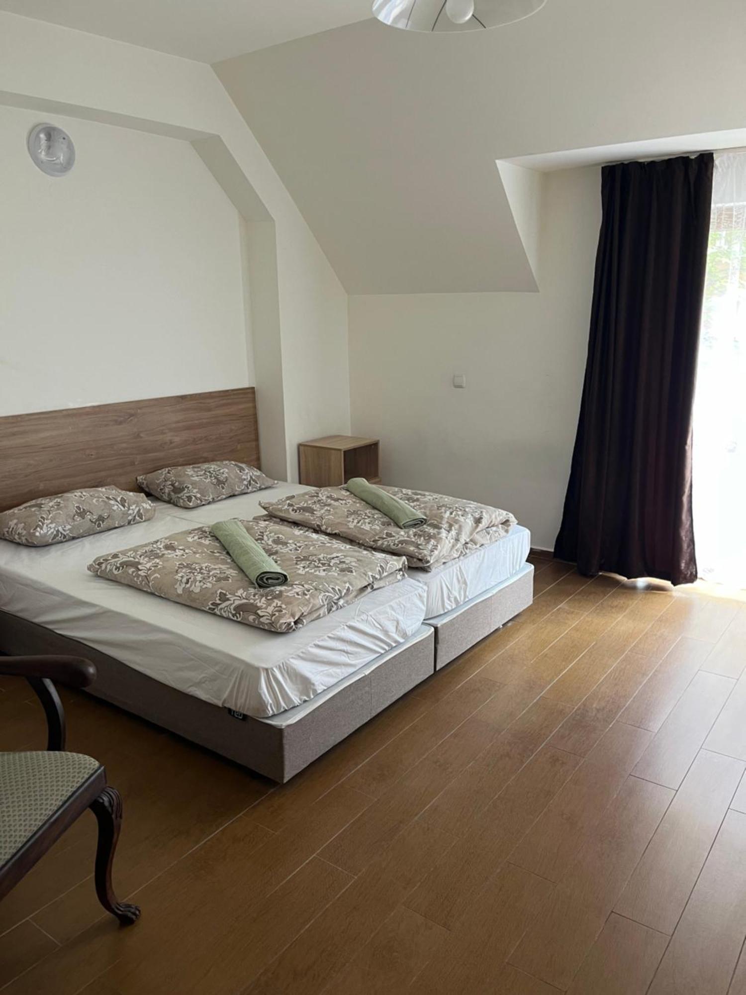 En-Suite Rooms: Novа Guesthouse In Sofia Center Екстер'єр фото