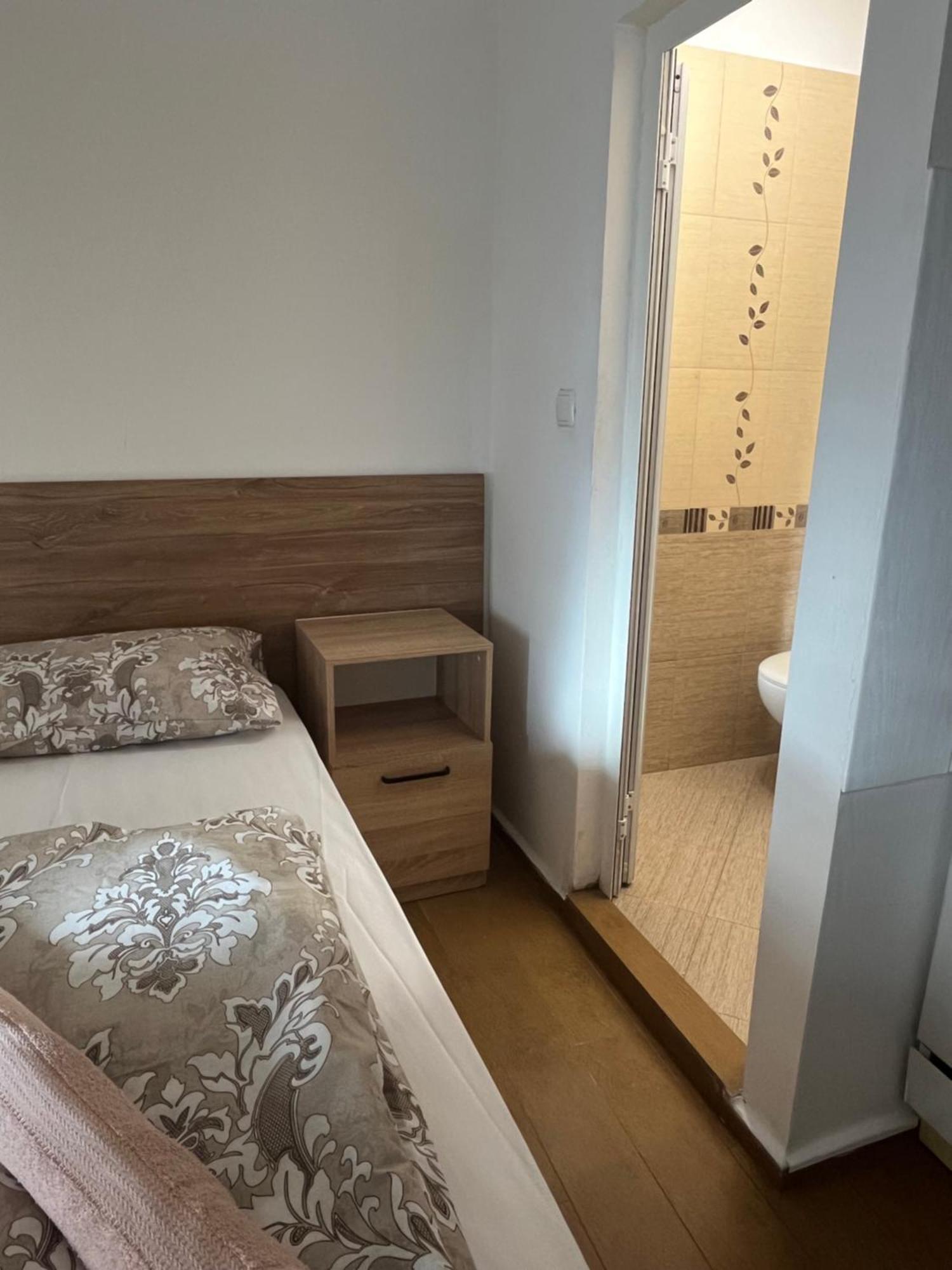 En-Suite Rooms: Novа Guesthouse In Sofia Center Екстер'єр фото