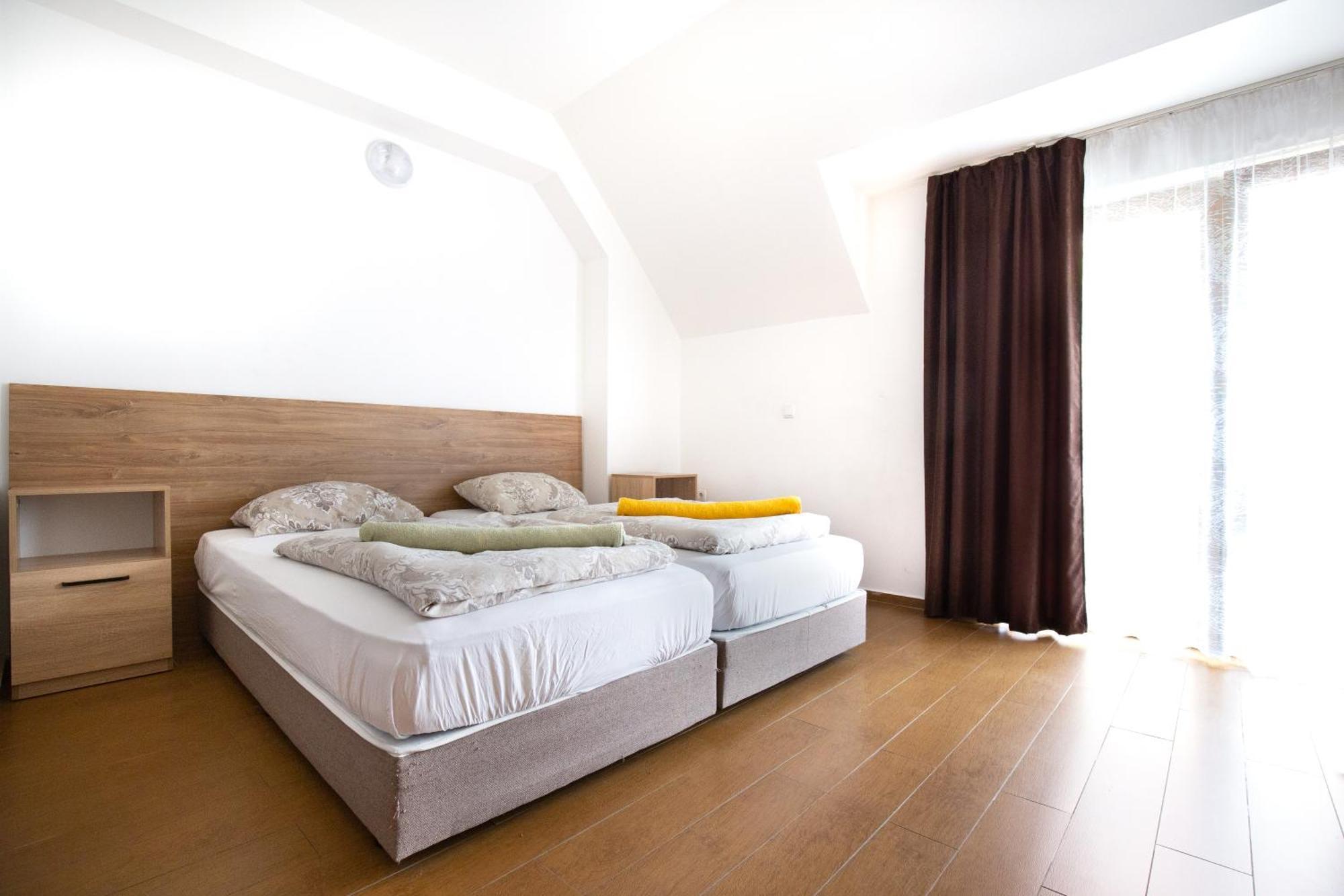 En-Suite Rooms: Novа Guesthouse In Sofia Center Екстер'єр фото