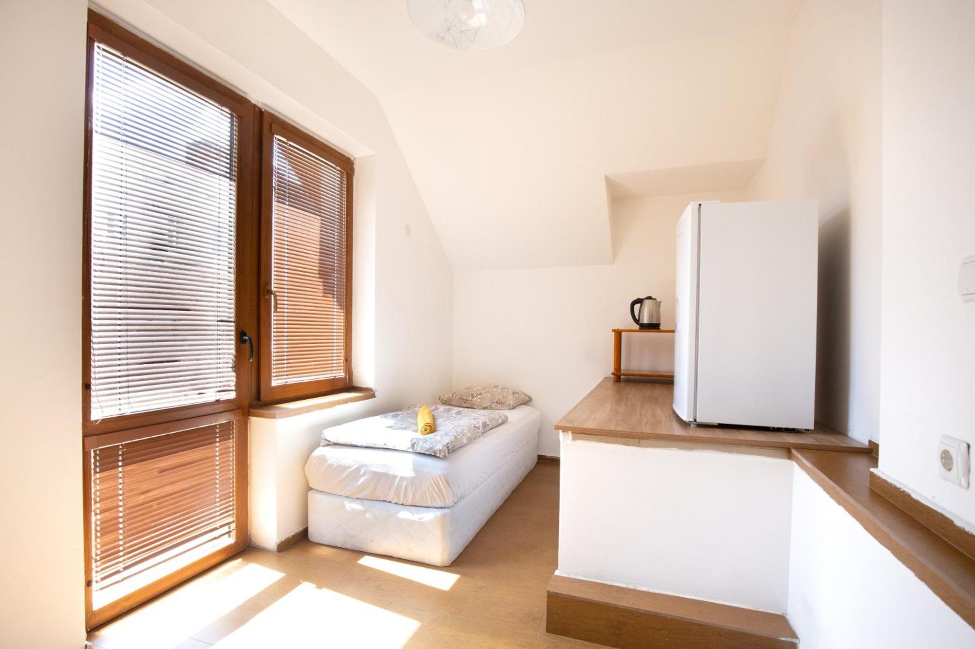 En-Suite Rooms: Novа Guesthouse In Sofia Center Екстер'єр фото