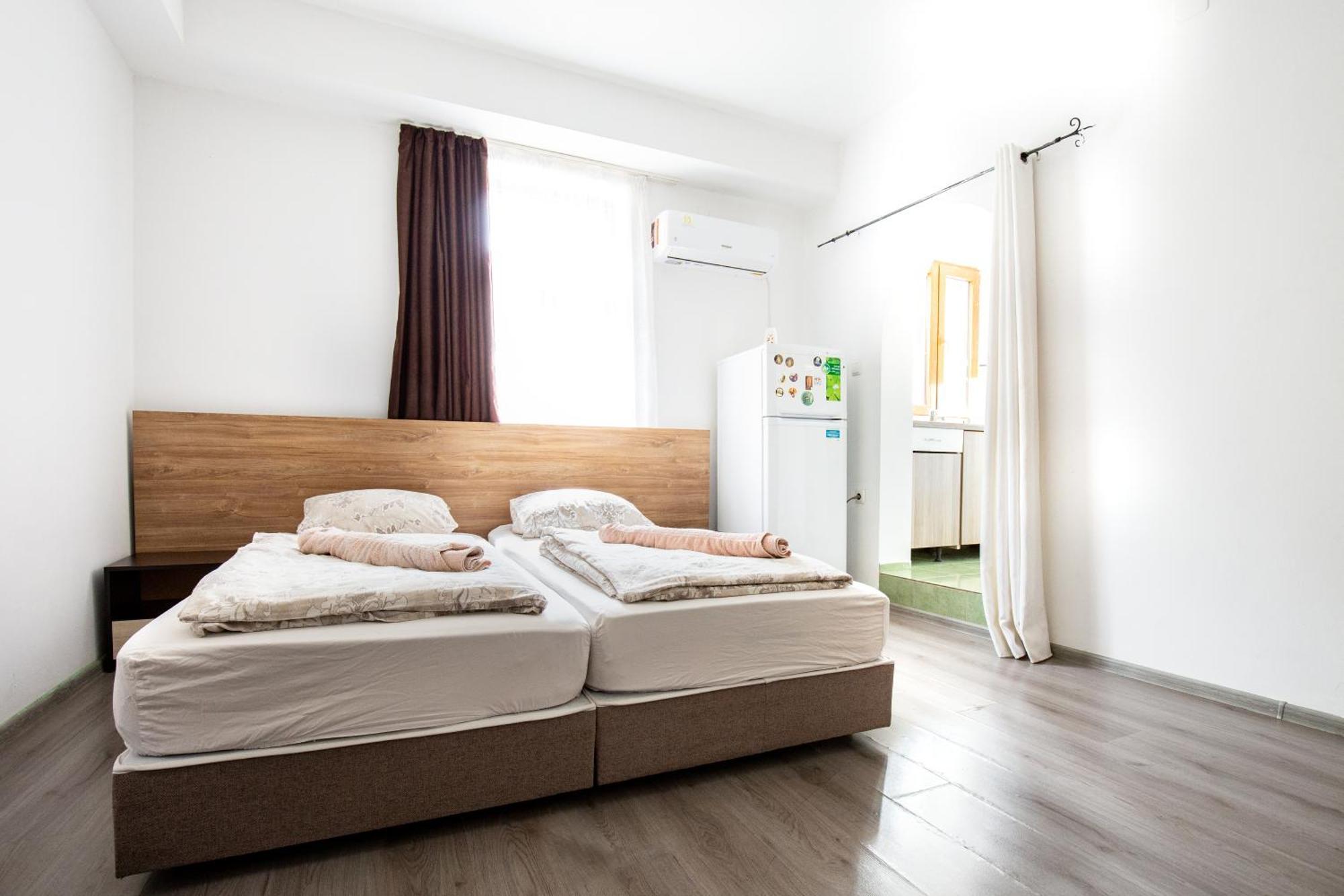 En-Suite Rooms: Novа Guesthouse In Sofia Center Екстер'єр фото