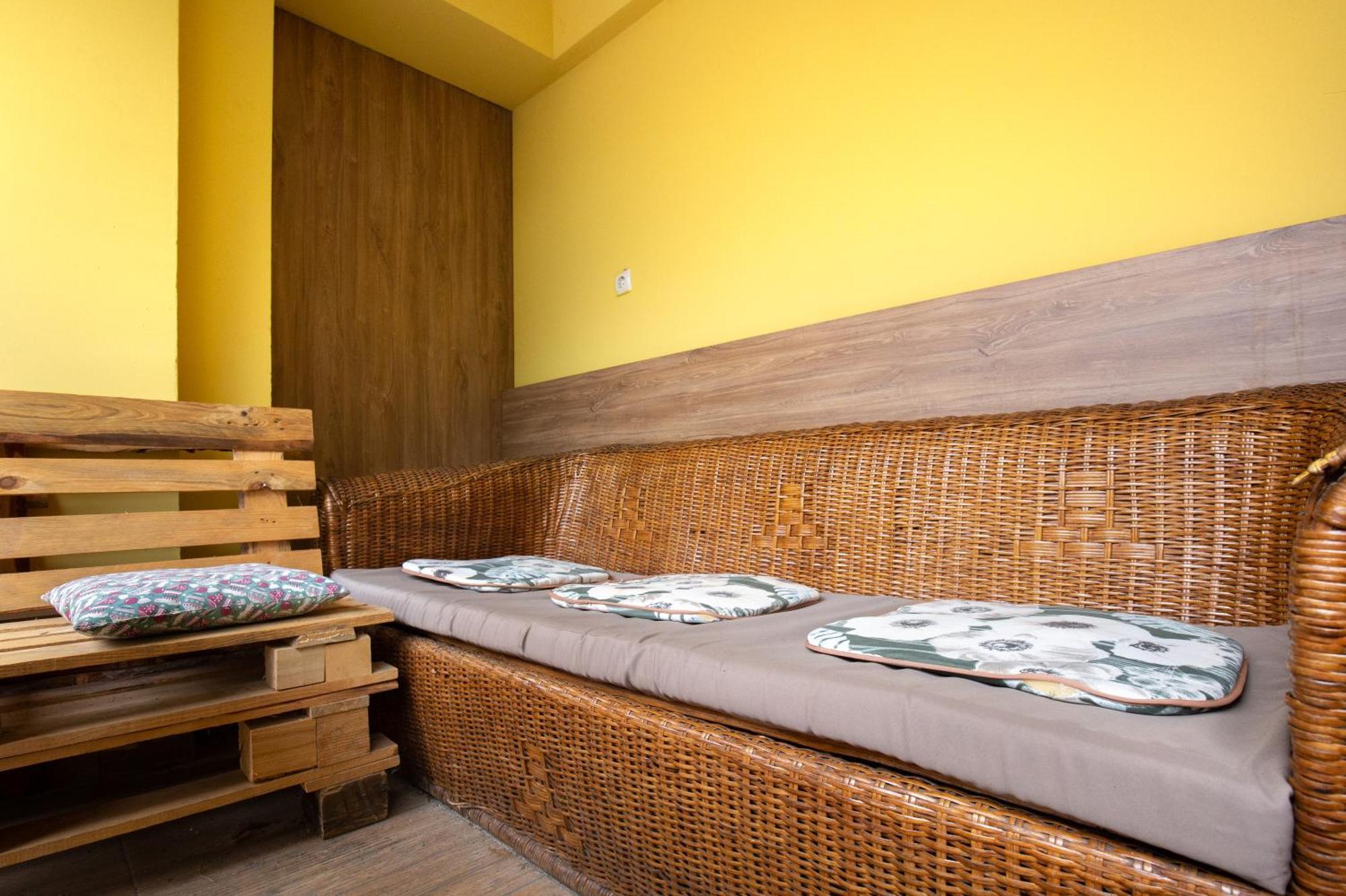 En-Suite Rooms: Novа Guesthouse In Sofia Center Екстер'єр фото